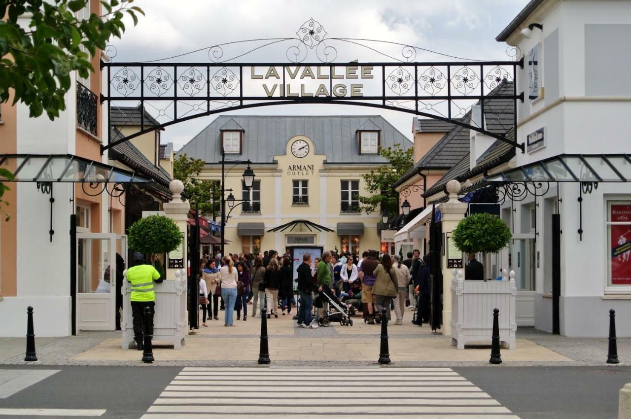 Dream Park Lägenhet Montévrain Exteriör bild